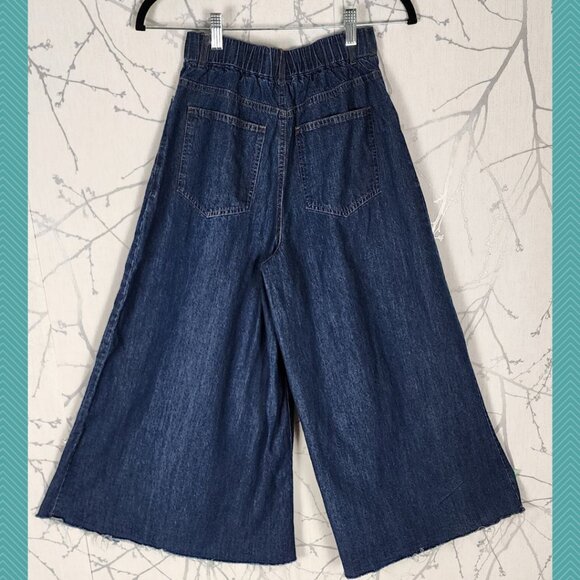 Brilliant Two Tone Denim High Rise Pleated Flowy Wide Leg Crop Jeans - Picture 2 of 4